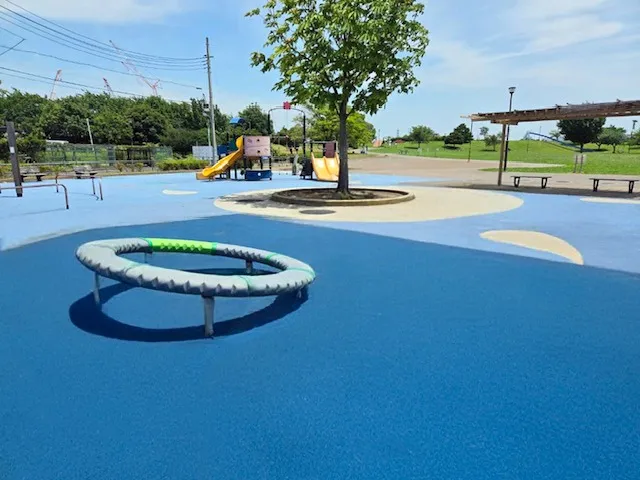 東京都葛飾区 東立石緑地公園(遊具下クッションゴムチップ舗装)