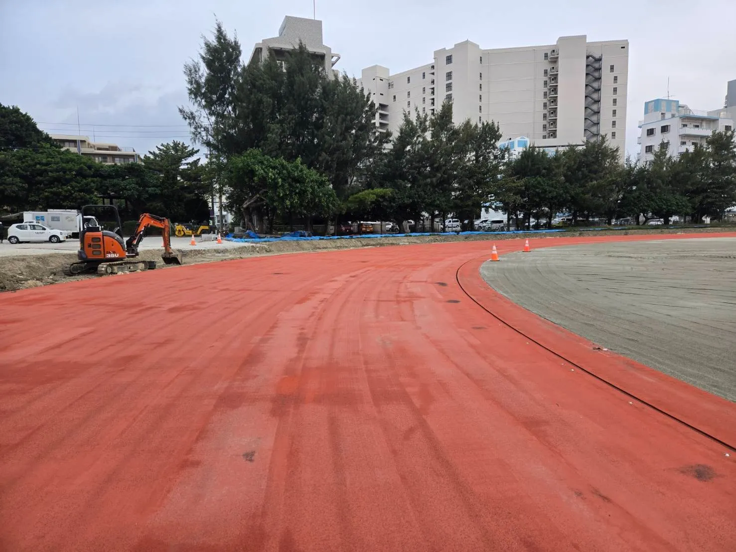 宜野湾市立グラウンド（ウレタン切削工事）