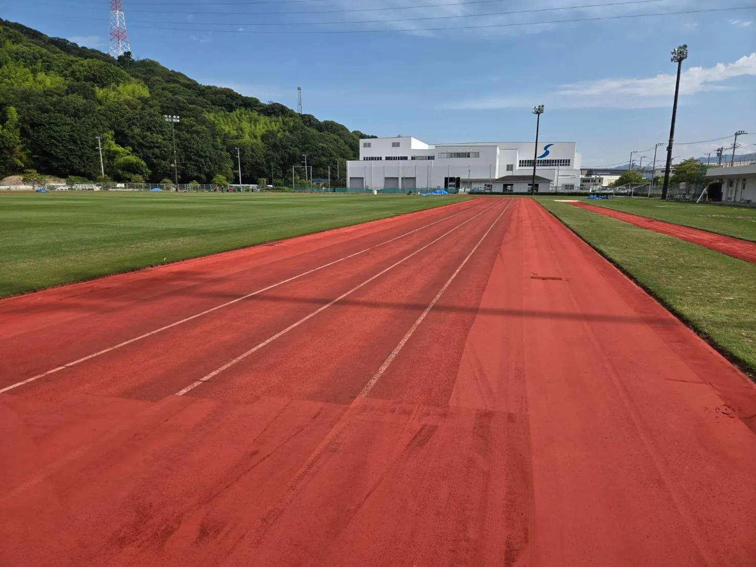 広島県内陸上スポーツ施設　（ウレタン切削工事）